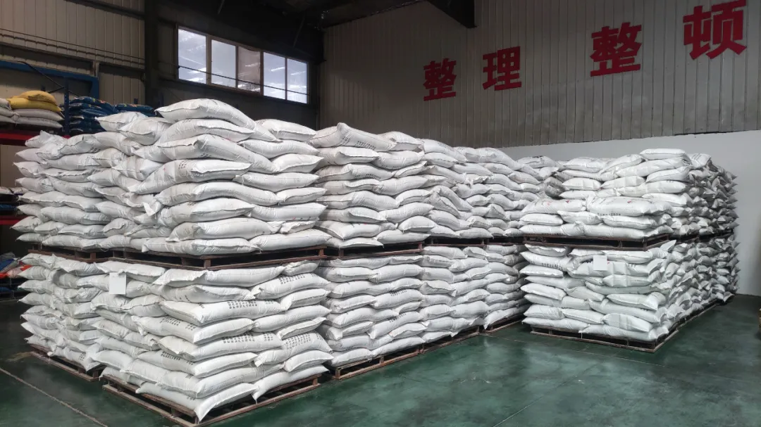 源頭采購 品質先行：兩掛車純正魚粉入庫，續(xù)寫豬太子飼料品質新篇章！